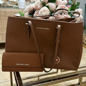 Michael Kors Jet Set handbag and matching wallet